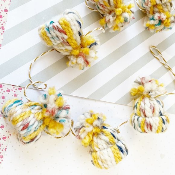 Handmade Winter Mini Knit Beanie Hat Christmas Garland Christmas Decorations - Picture 6 of 7